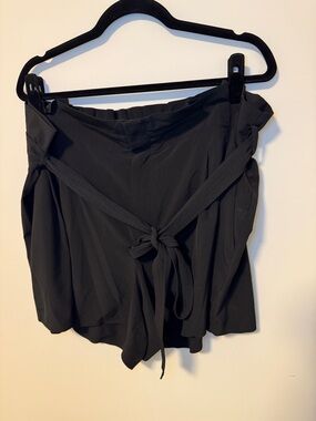 Athleta Skyline Short II - Size 22